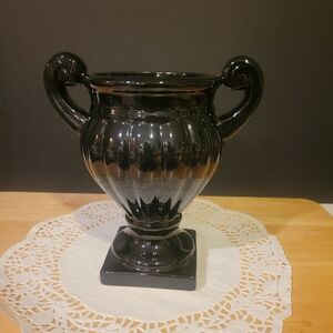 Glossy Black Trophy Style 7" Vase
